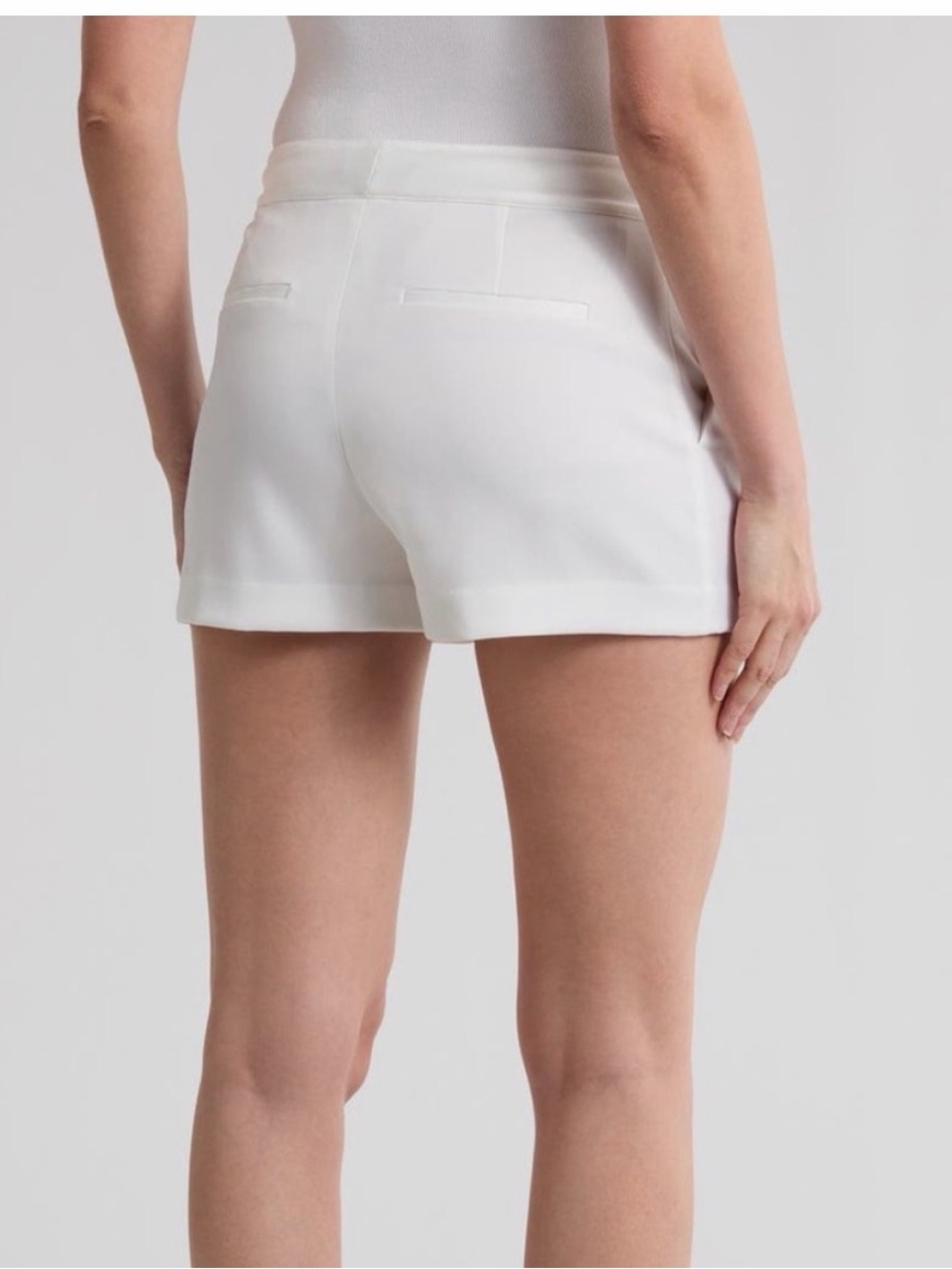 Alice + Olivia Tommie Shorts in Off White - Picture 2 of 5